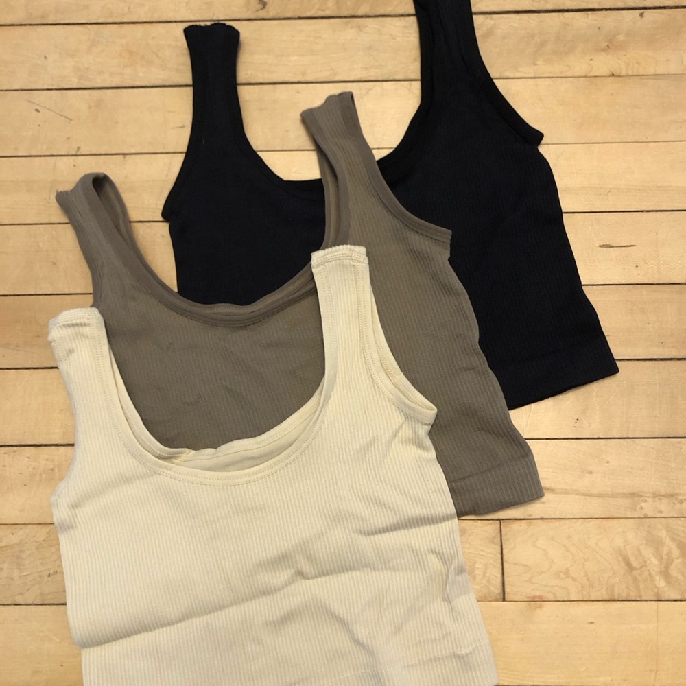 Stretch crop tops